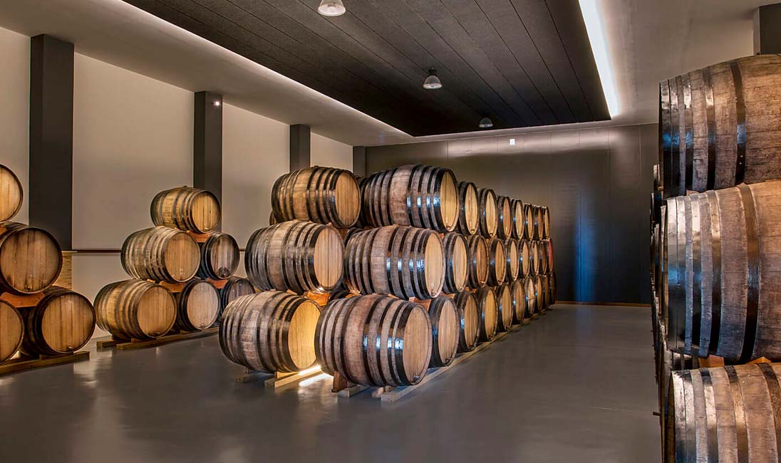 Barricas de vino de Bodegas Monovar